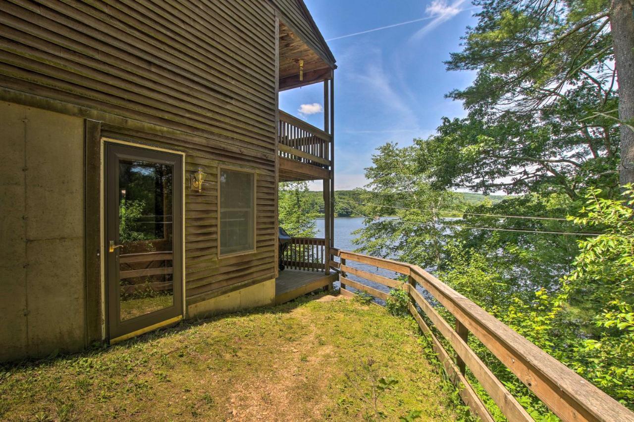 Waterfront New England House On Wickaboag Lake! West Brookfield Eksteriør billede