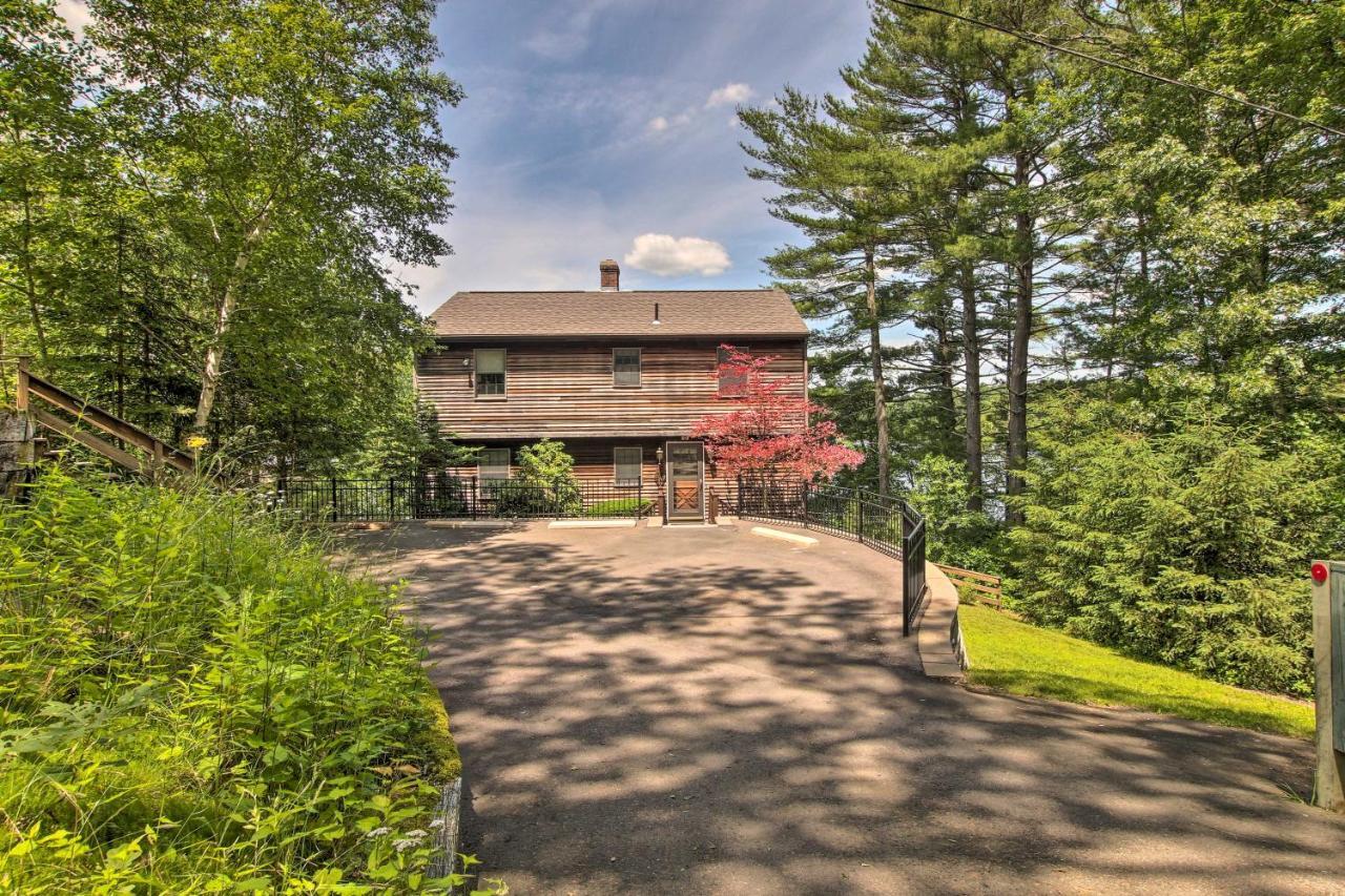 Waterfront New England House On Wickaboag Lake! West Brookfield Eksteriør billede