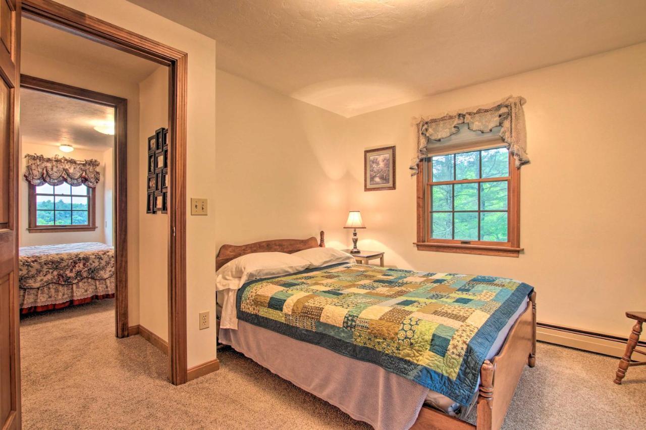 Waterfront New England House On Wickaboag Lake! West Brookfield Eksteriør billede
